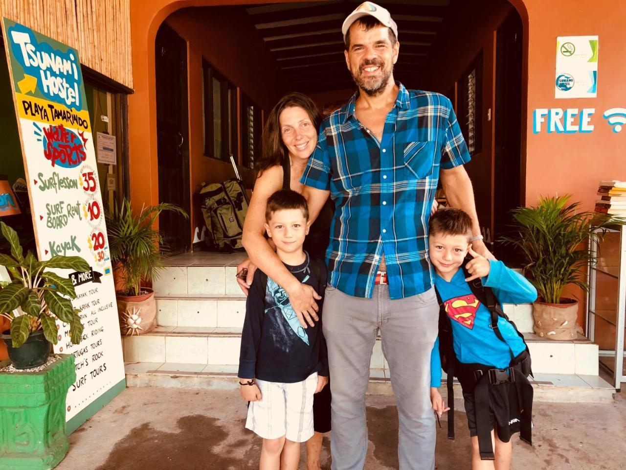 Tsunami Hostel Tamarindo Extérieur photo