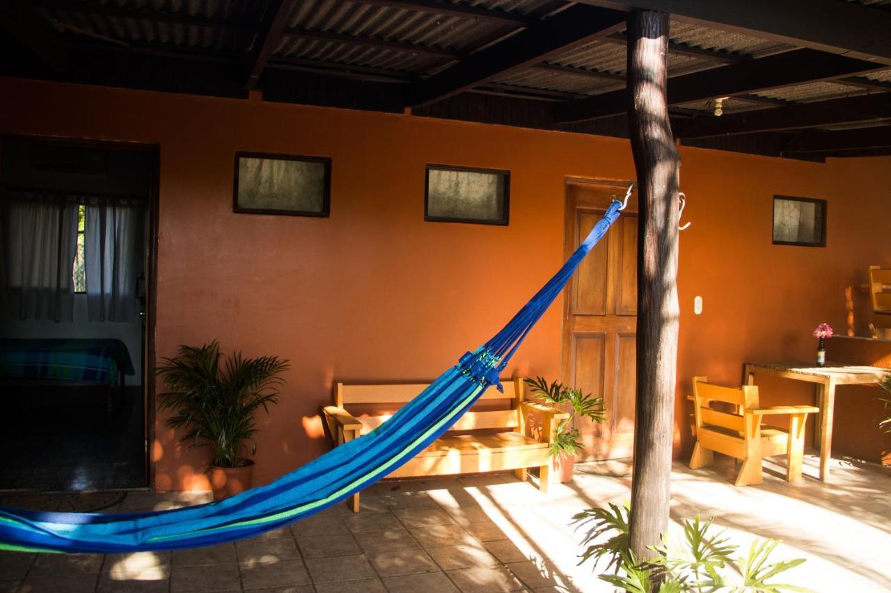 Tsunami Hostel Tamarindo Extérieur photo