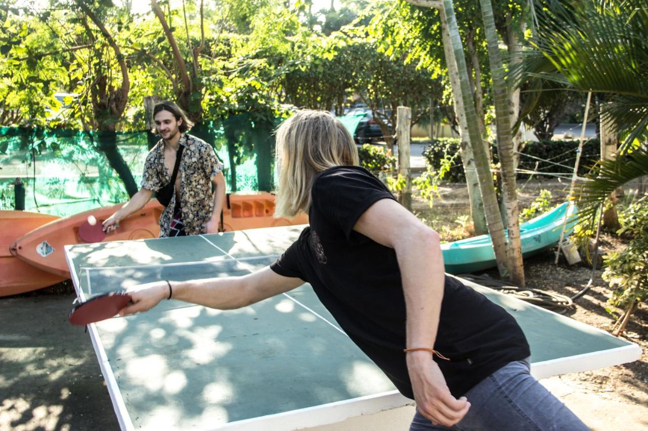 Tsunami Hostel Tamarindo Extérieur photo