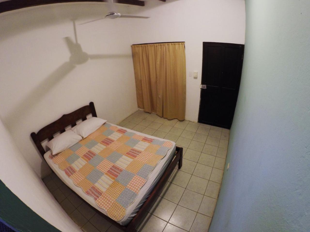 Tsunami Hostel Tamarindo Extérieur photo