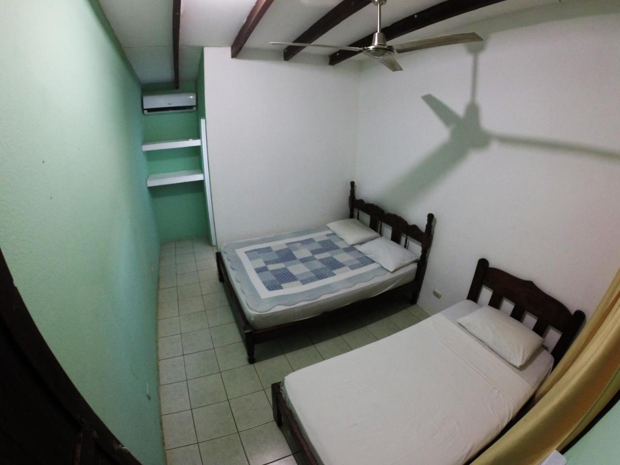 Tsunami Hostel Tamarindo Extérieur photo