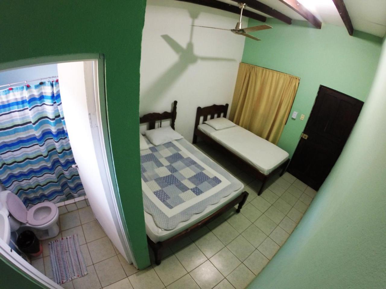 Tsunami Hostel Tamarindo Extérieur photo
