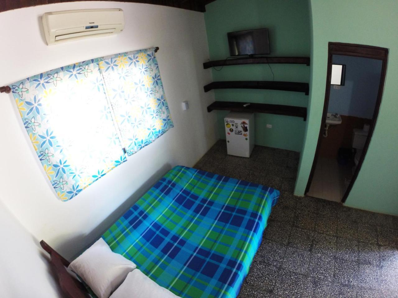 Tsunami Hostel Tamarindo Extérieur photo