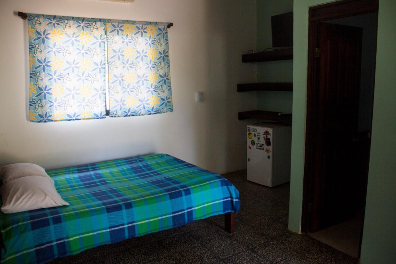 Tsunami Hostel Tamarindo Extérieur photo